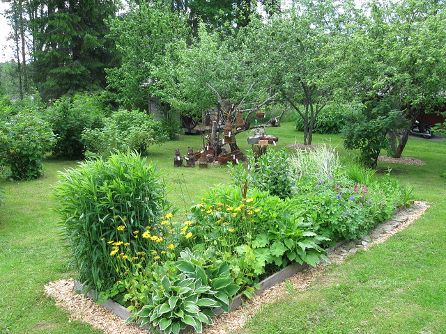 Kuva Mannilan puutarhasta kesäkuussa 2015